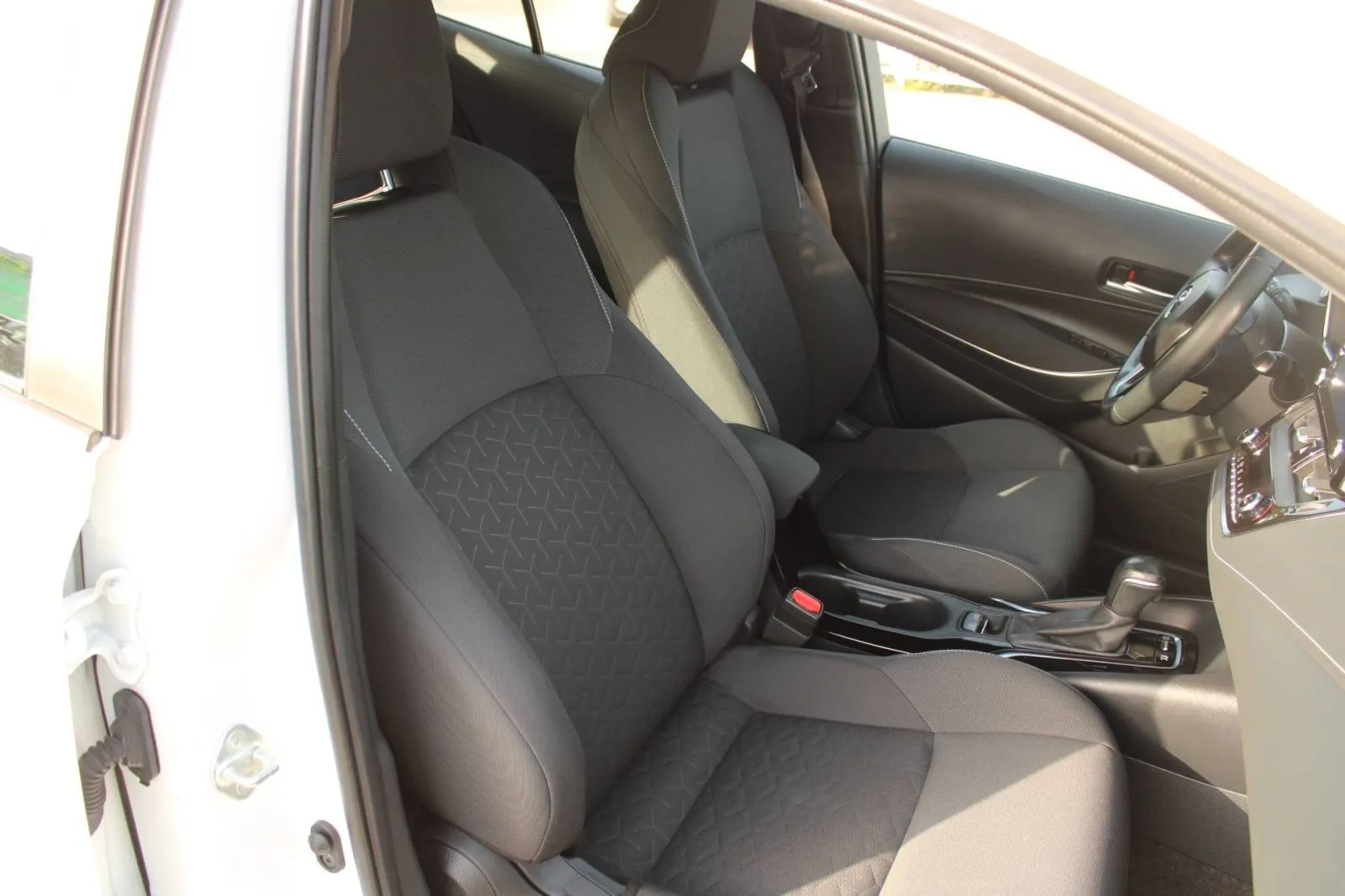 toyota corolla 1.8 hybrid automatik *led, kamera* - slika 11