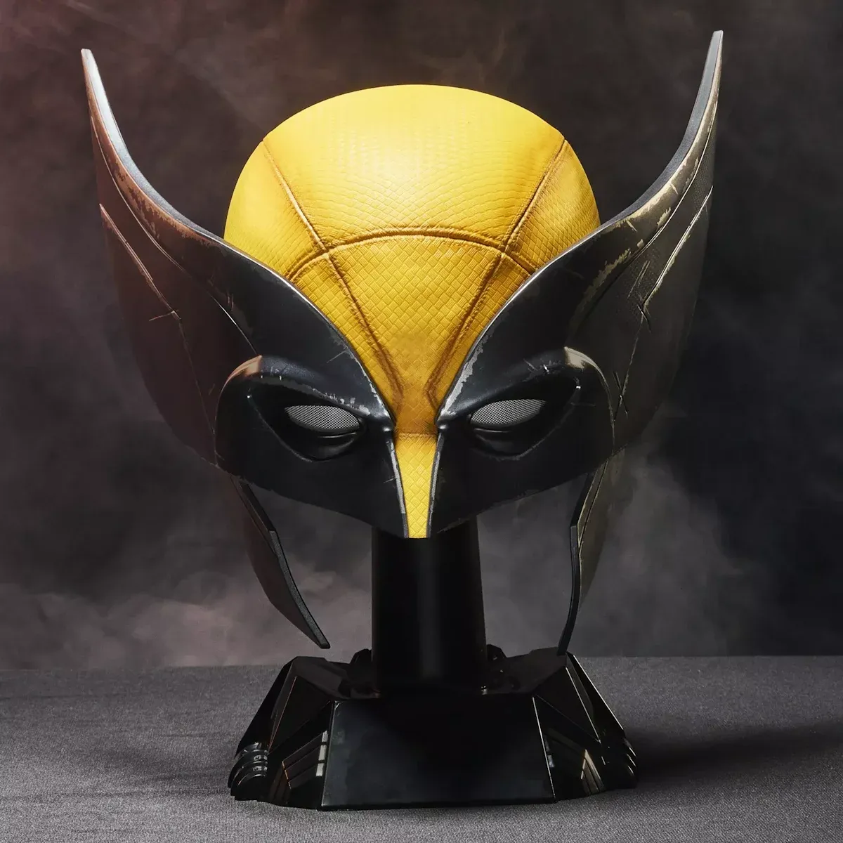 marvel legends series – wolverine premium roleplay mask - slika 2