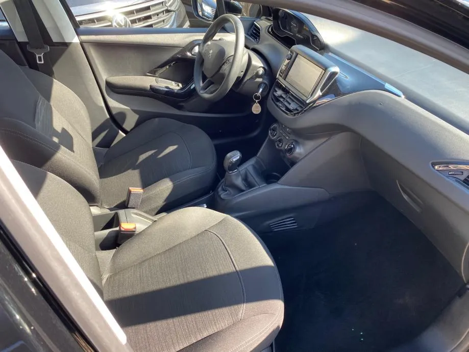 peugeot 208 1,2 puretech berline premium 4xgarancije - slika 19