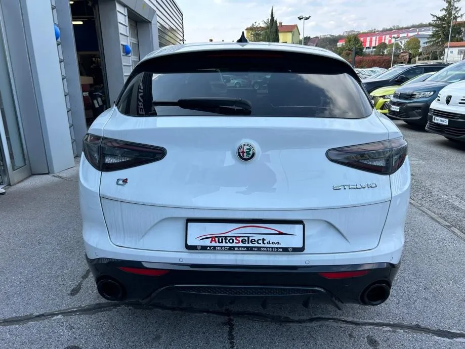 alfa romeo stelvio 2,2 jtd q4 veloce - 2025 - 19.000km - full - reg !! - slika 6