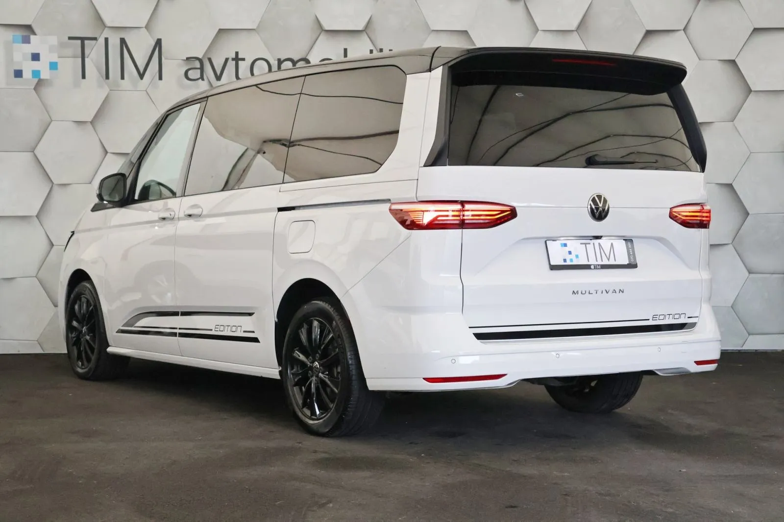 volkswagen multivan t7 l2 2.0tdi dsg edition 150ks matrix cockpit dab - slika 4