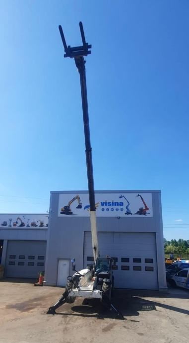 rabljeni teleskopski viličar manitou mt1440 - slika 6