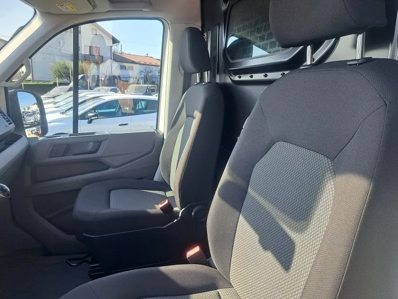 volkswagen crafter 2.0 tdi*177ks*klima*park.senzori* - slika 12