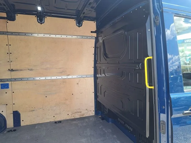 volkswagen crafter 2.0 tdi*140ks*klima*park.senzori*tempomat* - slika 9