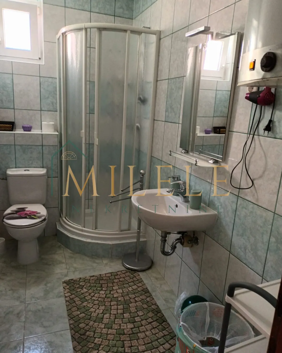 vodice kuća sa 5 apartmana - slika 18