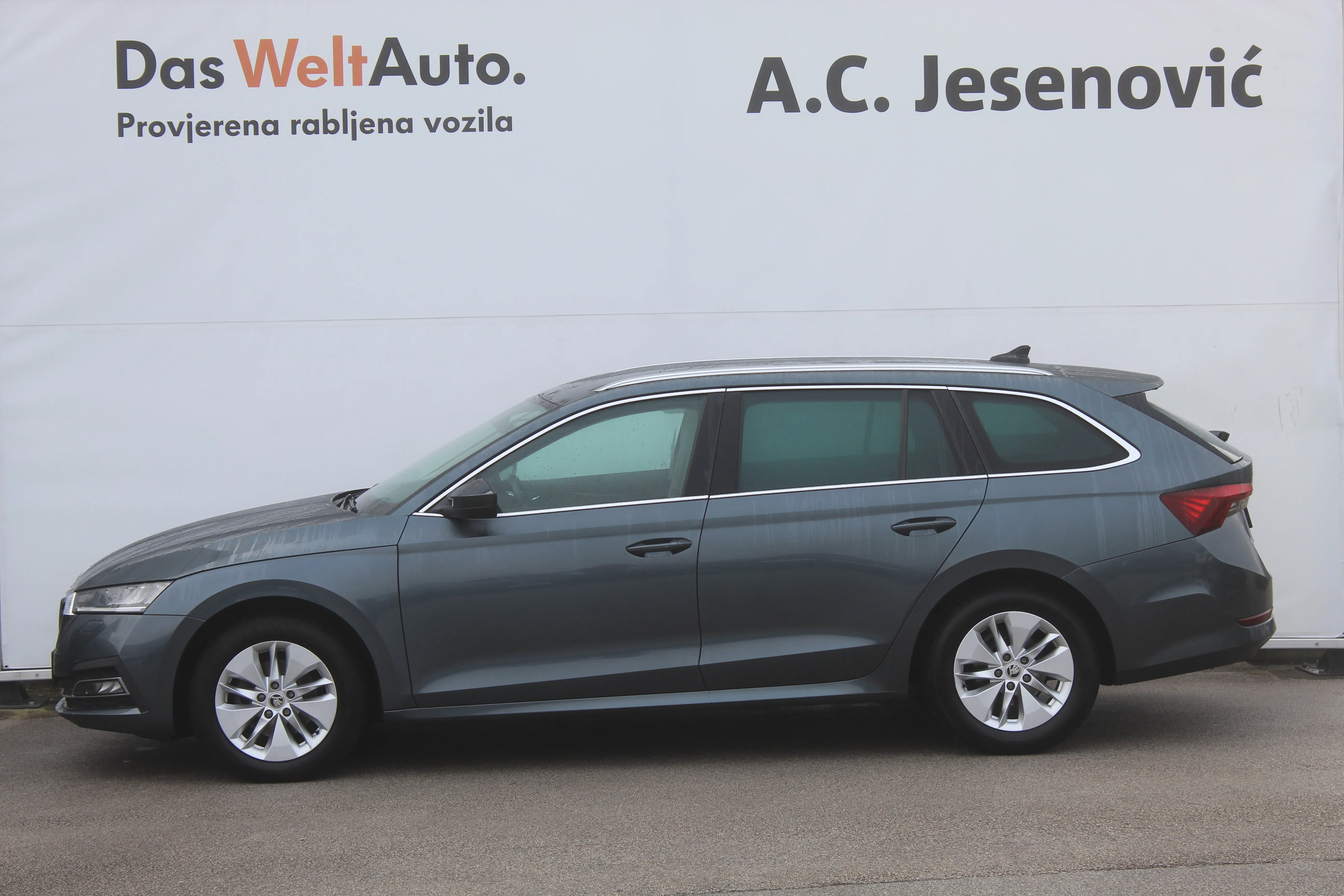 12954 škoda octavia combi ambition 2.0 tdi - slika 6