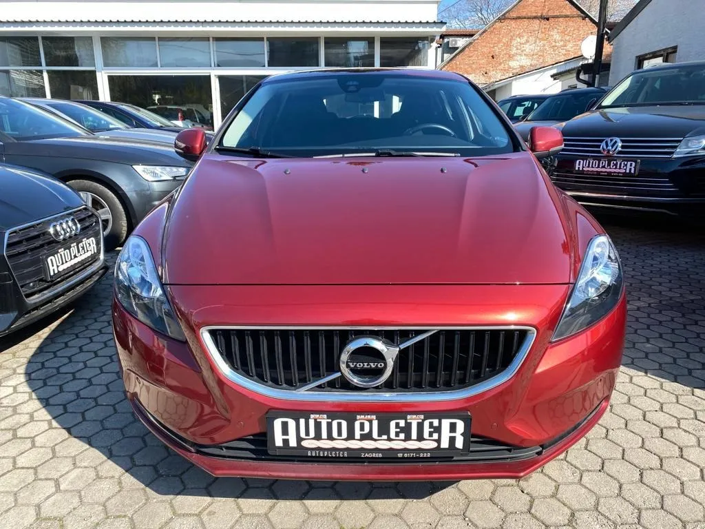 Volvo V40 2.0 D KINETIC, NAVI, PARK KAMERA, 4X GARANCIJA! - Martinovka