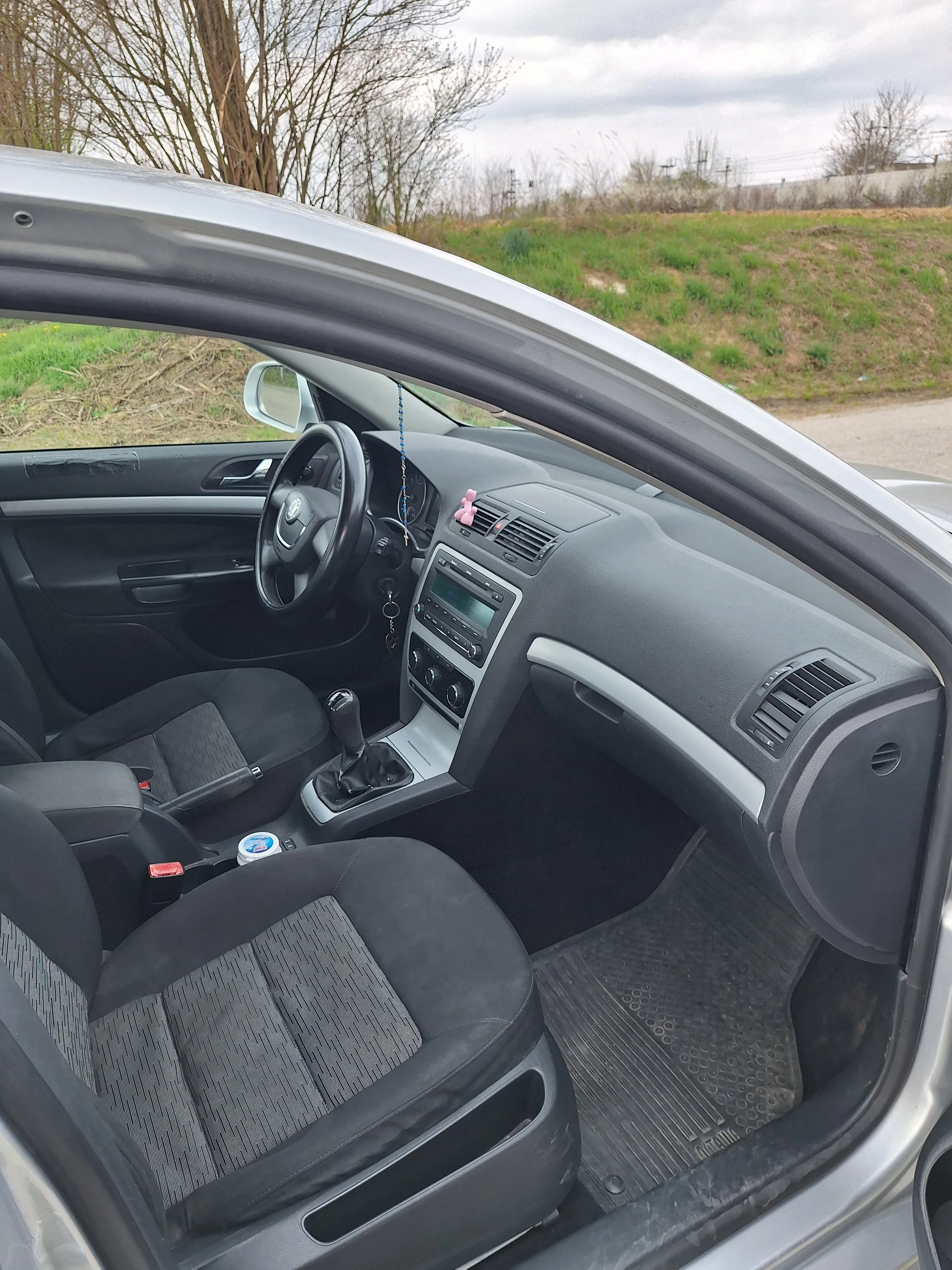 škoda octavia 1,9 tdi 2009 g. reg. 05/27 - slika 4