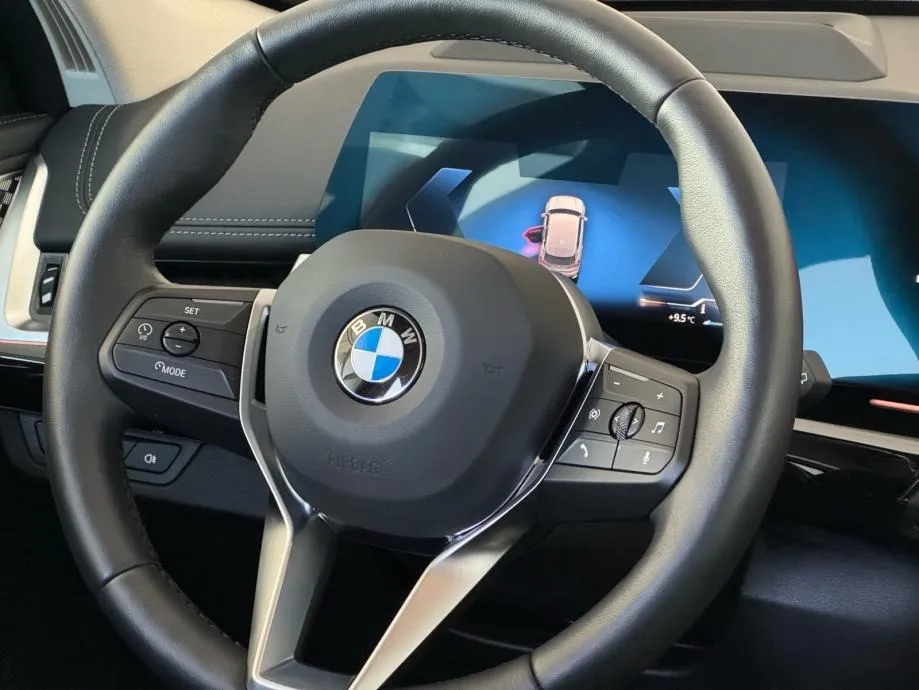 bmw x1 xdrive20d automatik x line - slika 2