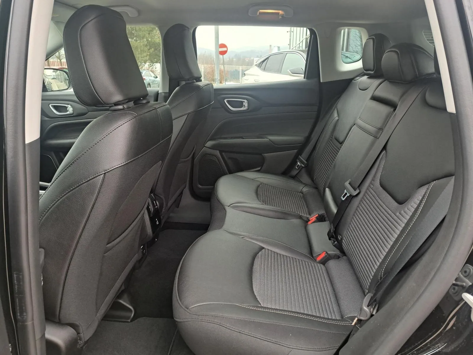 jepp compass 1.5 e-hybrid 130 dct fwd altitude - slika 15