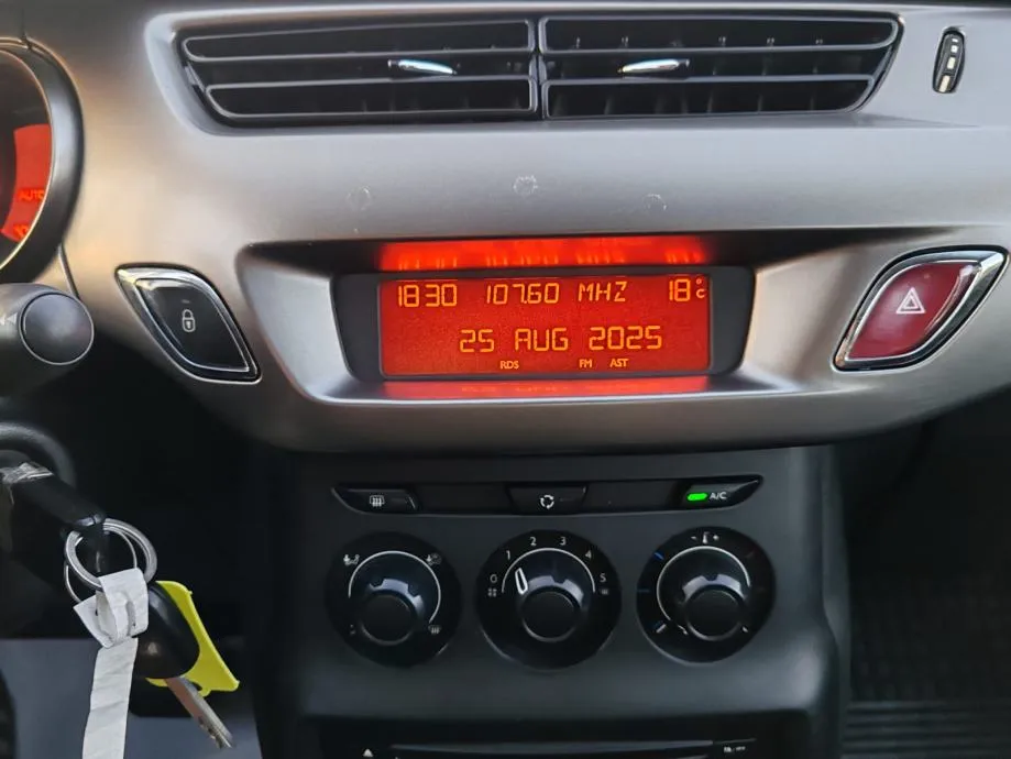 citroën c3 1,4 hdi ** automatik ** 73000 km ** 2014 kartice - slika 15