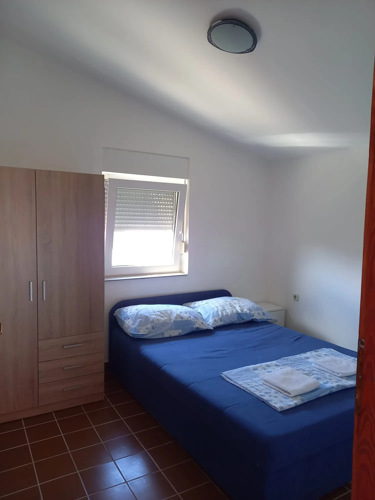 iznajmljujem apartman na viru - slika 8