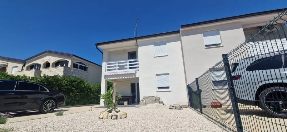 Vir, dvoetažni stan(90m2), 160 metara do plaže, NOVOGRADNJA (prodaja)