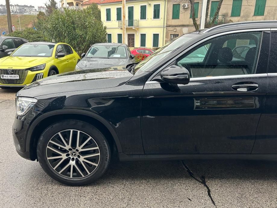 mercedes glc 200 4matic - model 2022 - navi - kamera - reg 1 god !!! - slika 7