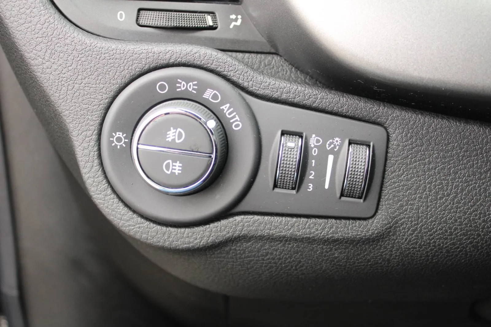 fiat 500x 1.3 gse 150ks sport automatik *led,navigacija,kamera* - slika 17