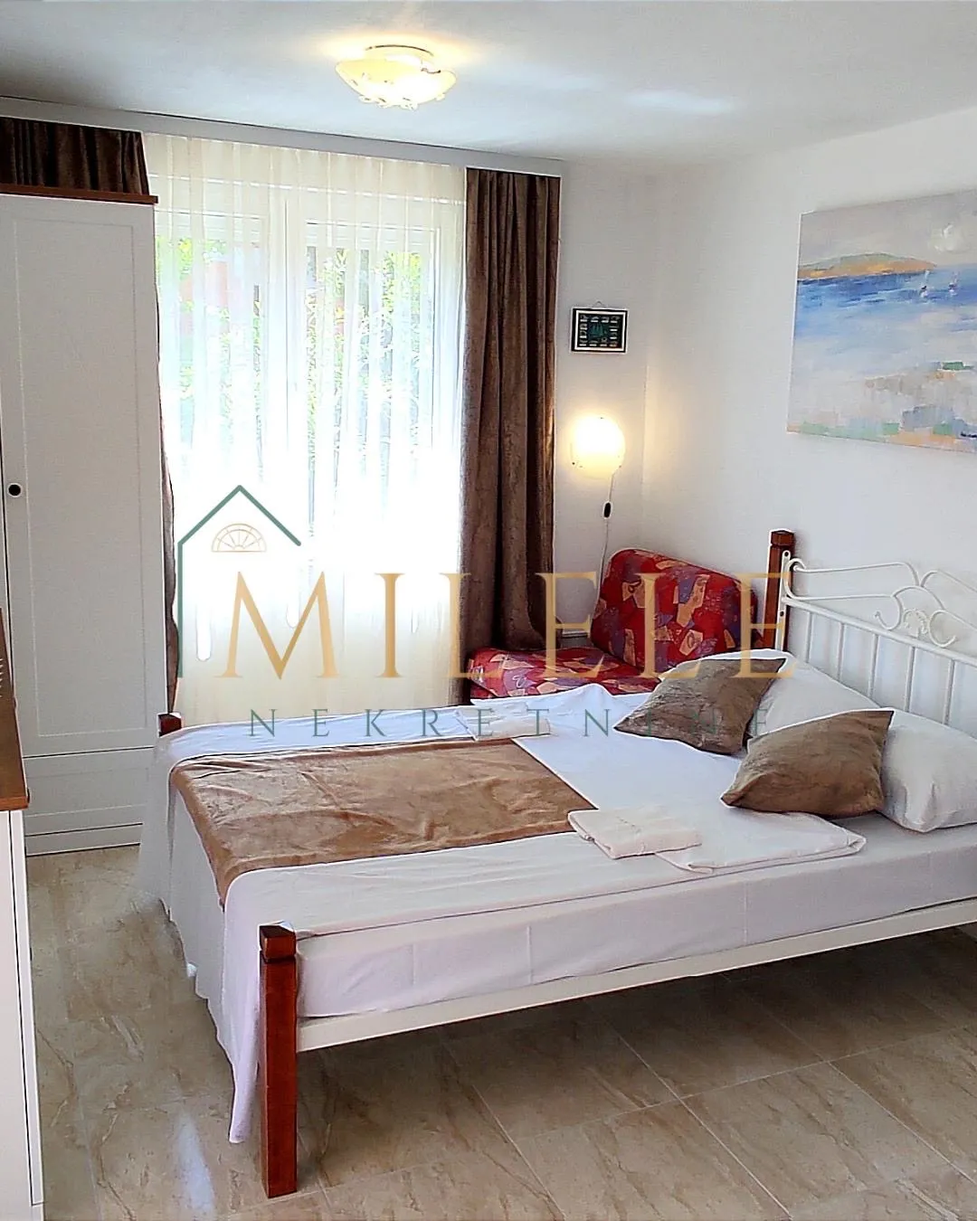 kuća sa 3 apartmana rogoznica - slika 10