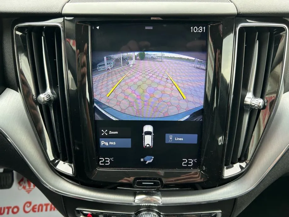 volvo xc60 2.0 d3 2018.,servisna, navi, kamera, park senz, alu 18.... - slika 18