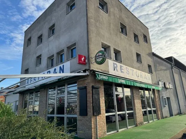 52. vukovar, kultni disco quo vadis, restoran, caffe bar, bilijar sala - slika 11