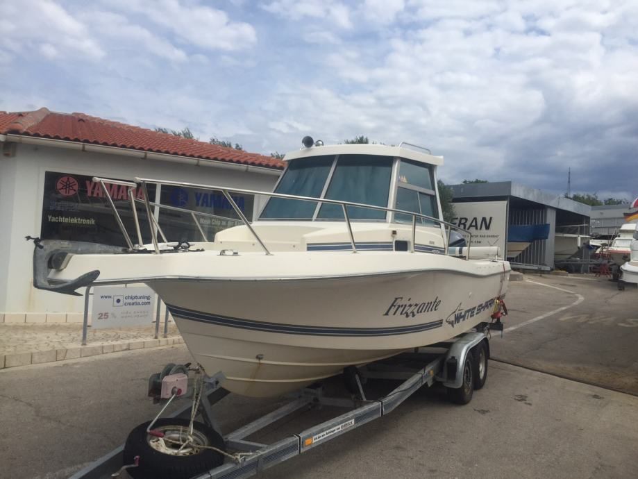 fisherman sa kabinom white sark 226 – moguca zamjena za veci - slika 2