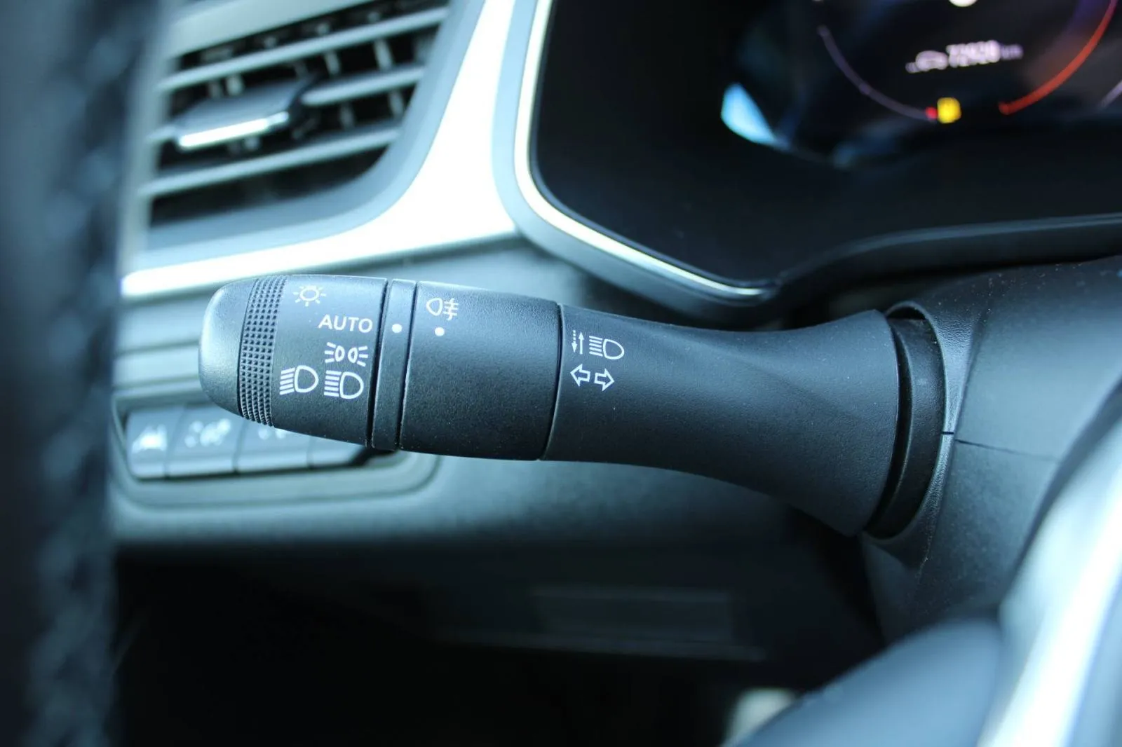 renault captur 1.6 e-tech 160 automatik *led, kamera* - slika 20