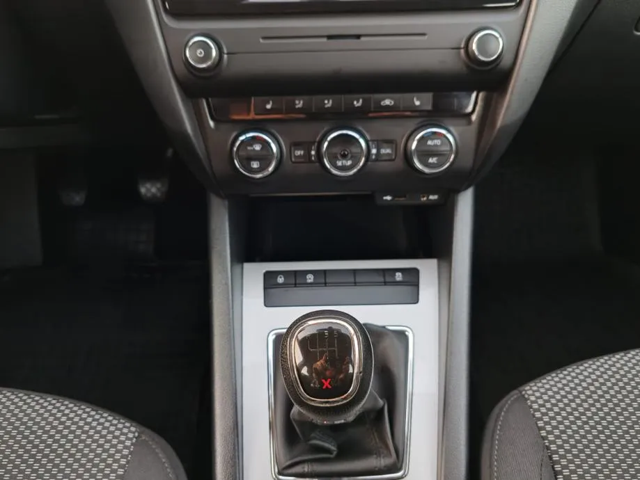 škoda octavia 1,6 tdi 2015 g. 4x4 kartice - slika 15