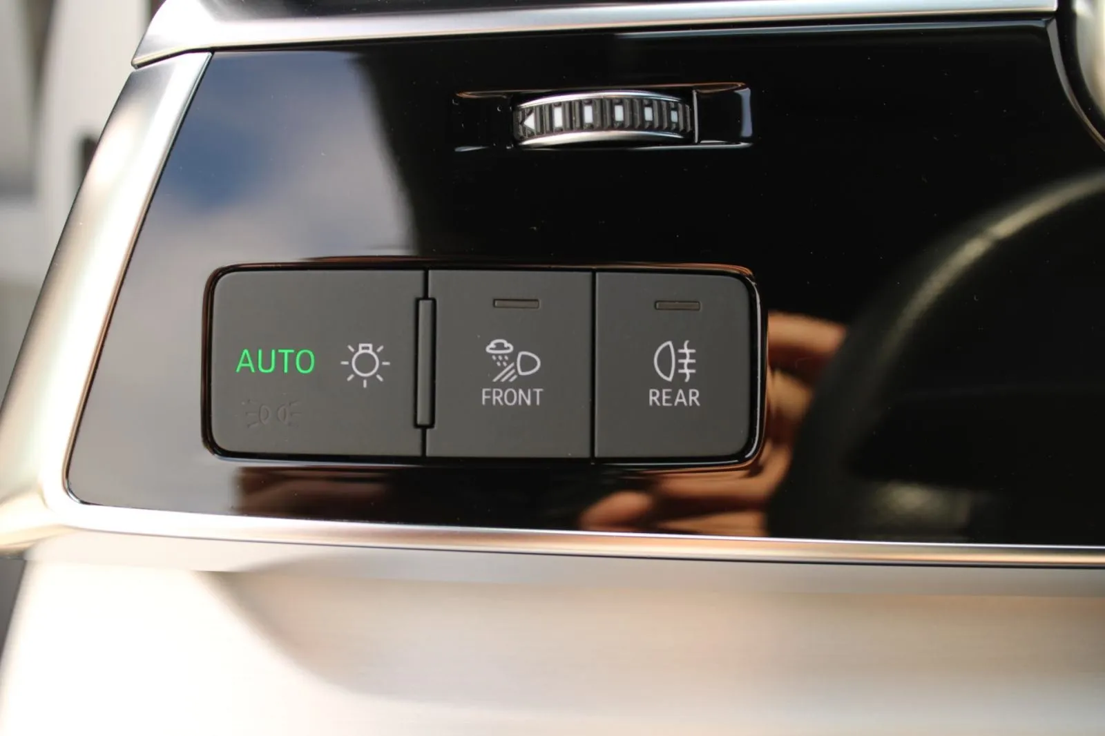 audi q8 50 tdi quattro s-line automatik *panorama, virtual, kamera* - slika 15
