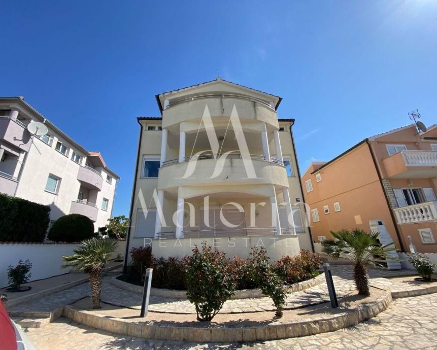 vodice, stan 81,85m2 sa 3 spavaće sobe, 1. kat, blizina centra - slika 6