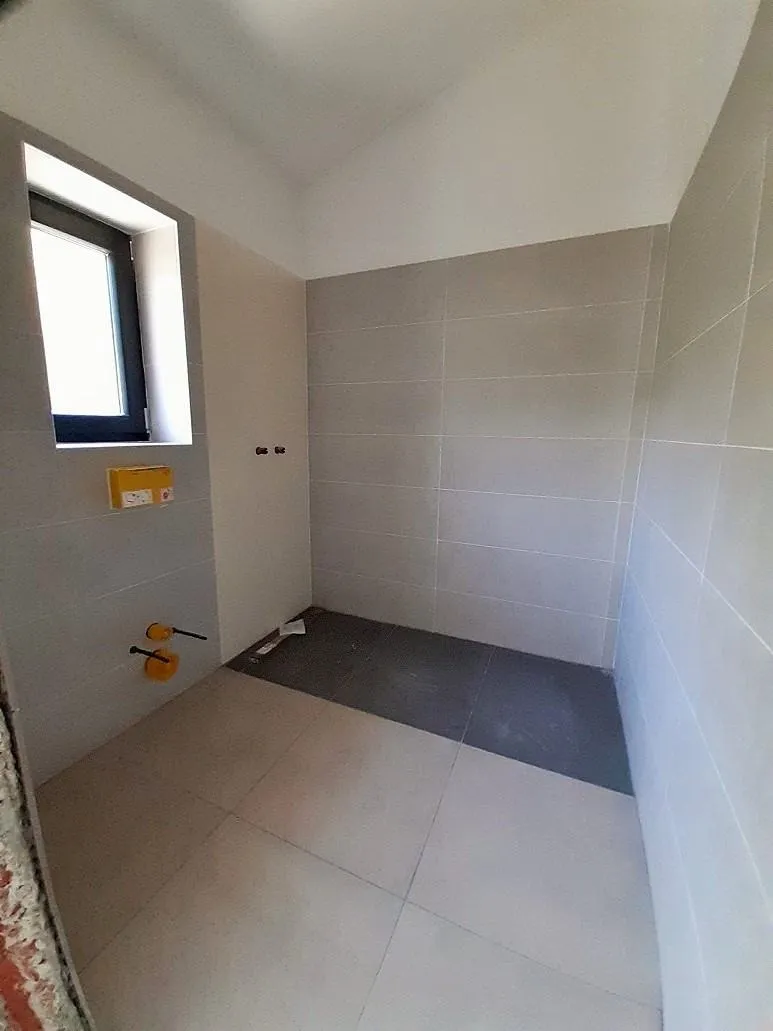 istra, trget, kuća 90 m2 sa bazenom, pogled na more, 450 m od mora - slika 11
