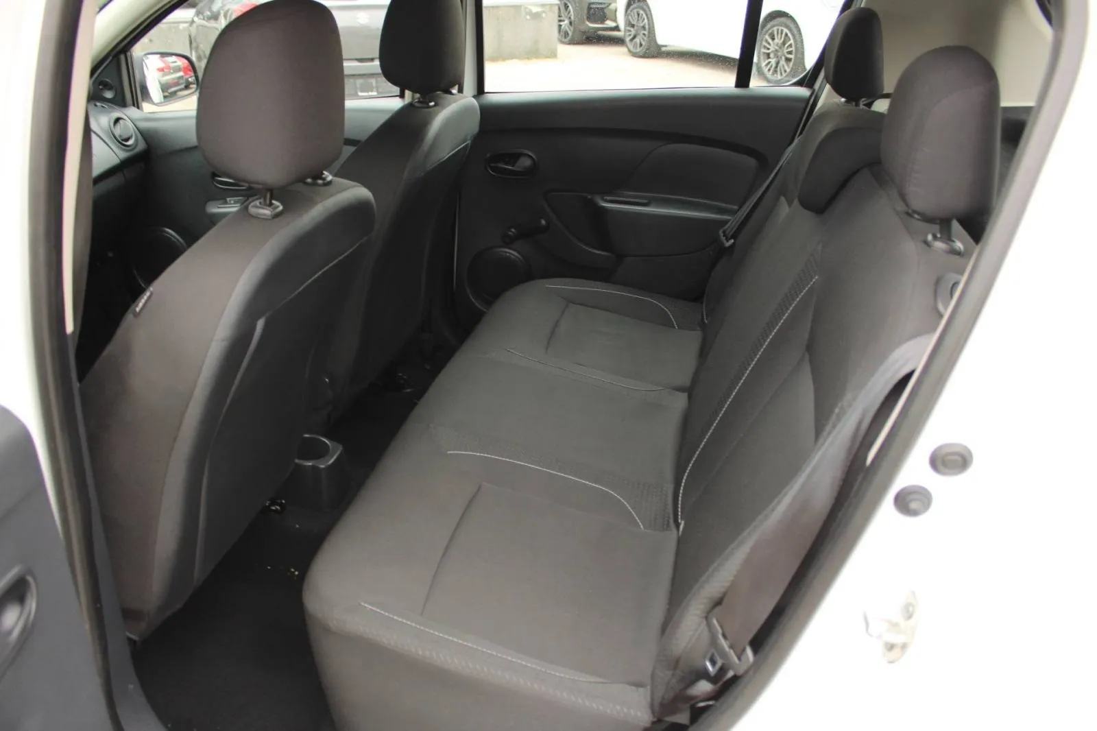 dacia sandero 1.0 sce - slika 10