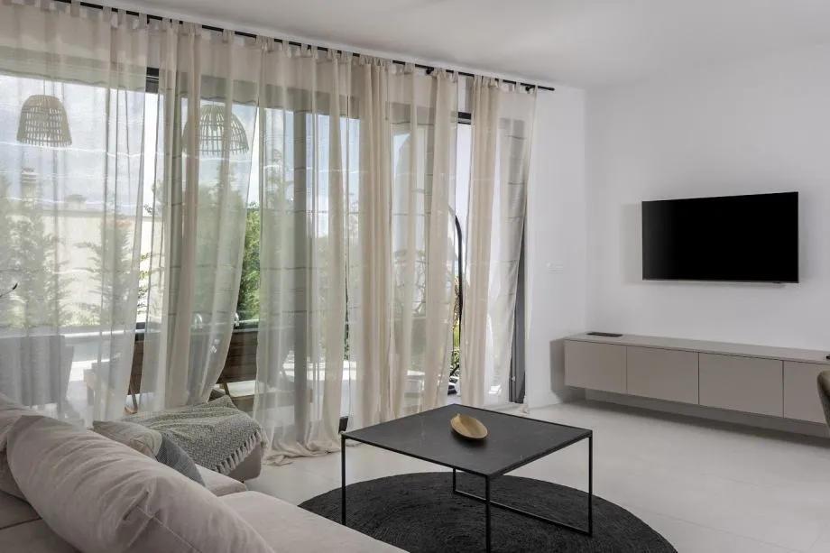 moderna vila s bazenom 80 m od mora: pridraga (novigrad) - slika 16