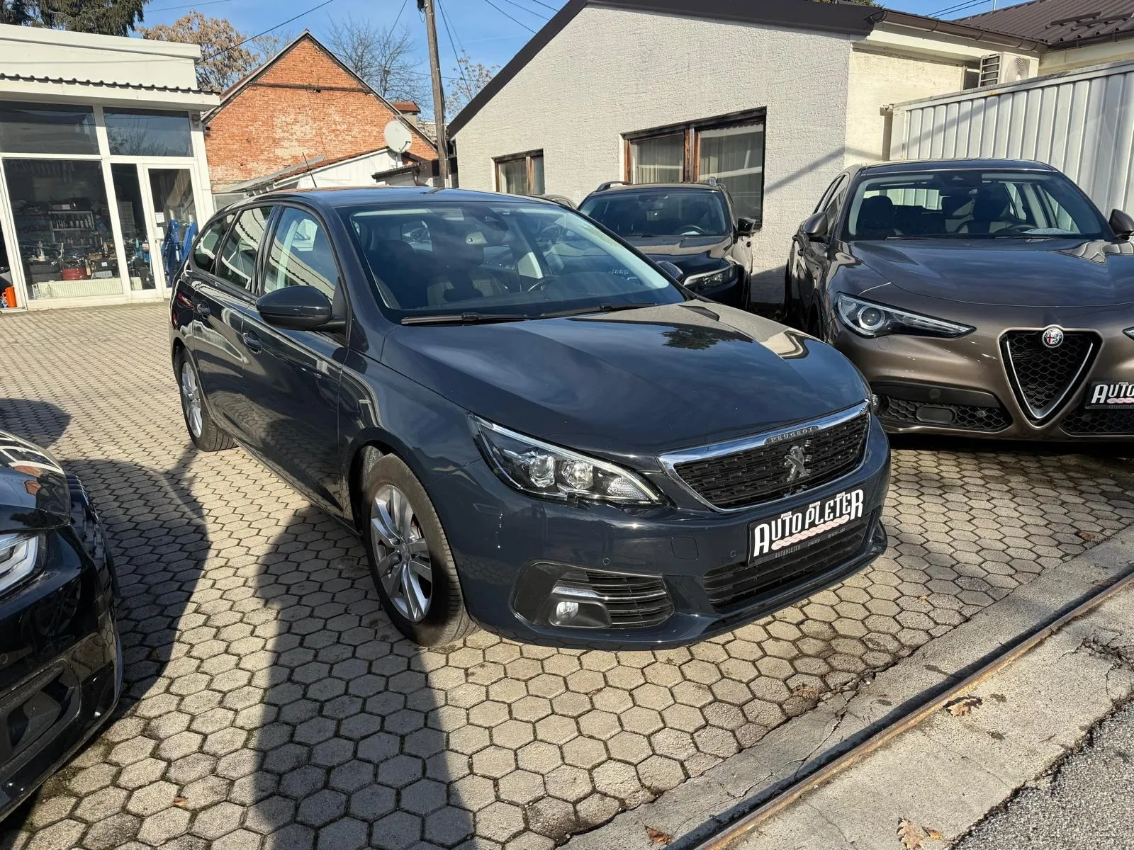peugeot 308 sw 1,5 bluehdi, navi, parking senzori, 4x garancija! - slika 5