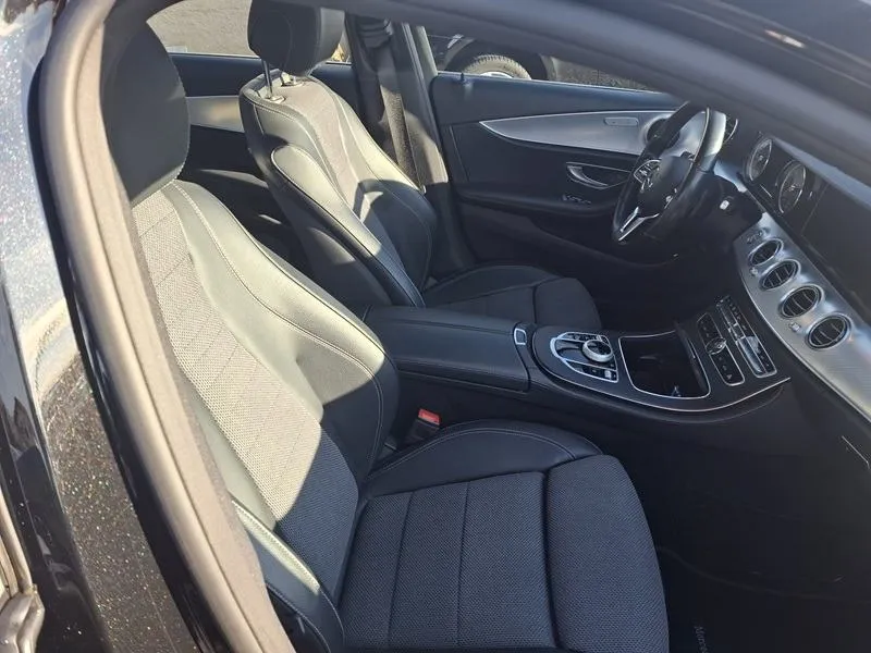 mercedes-benz e-klasa 300 d*245ks*climatronic*navigacija*park.kamera* - slika 16