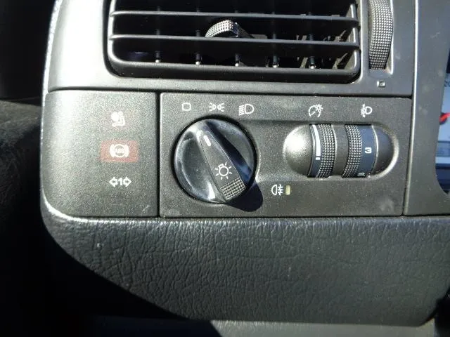 vw golf 3 cabrio 1,8 automatik pink floyd; klima; el. paket - slika 19