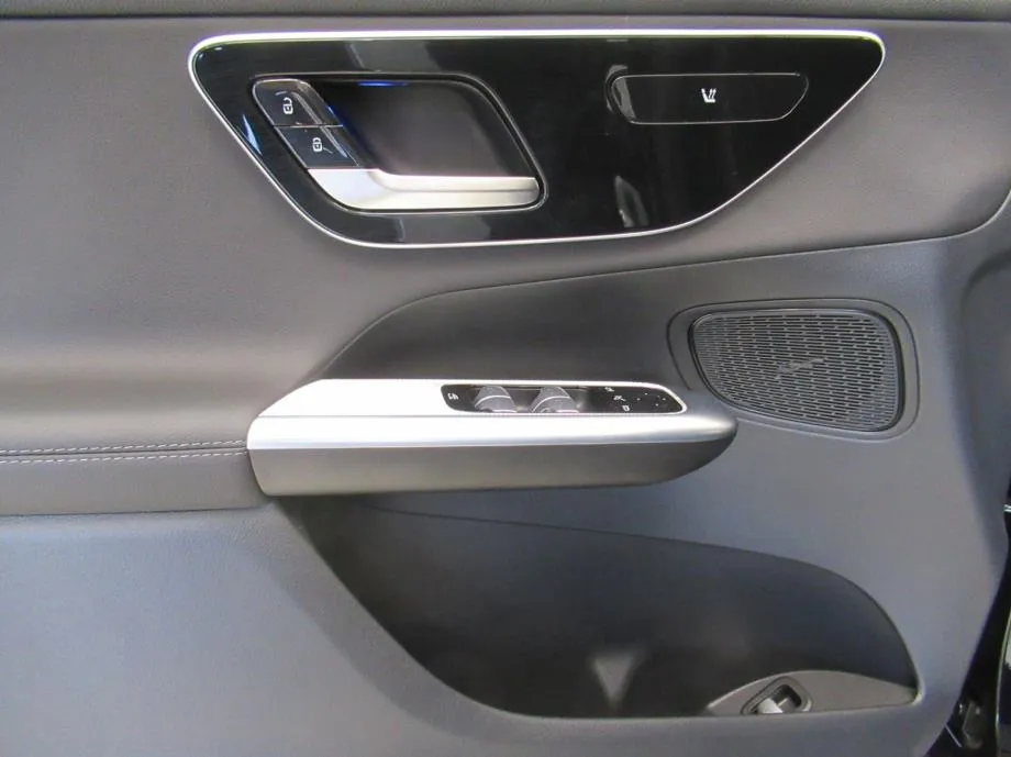 mercedes-benz glc 220 d 4matic avantgarde - slika 15
