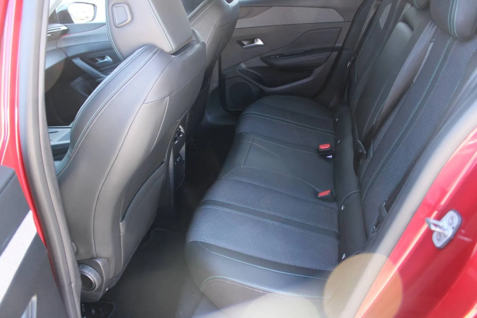 peugeot 308 1.2 puretech automatik allure *led, navigacija, kamera* - slika 11