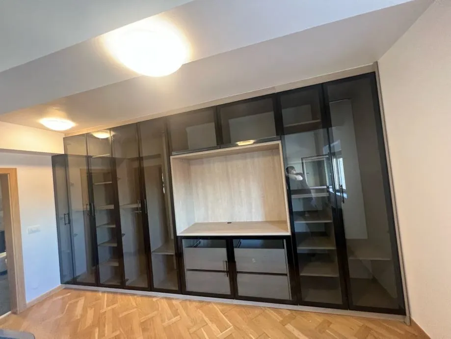 Garderobni ormar sa staklenim vratima - Dugo Selo