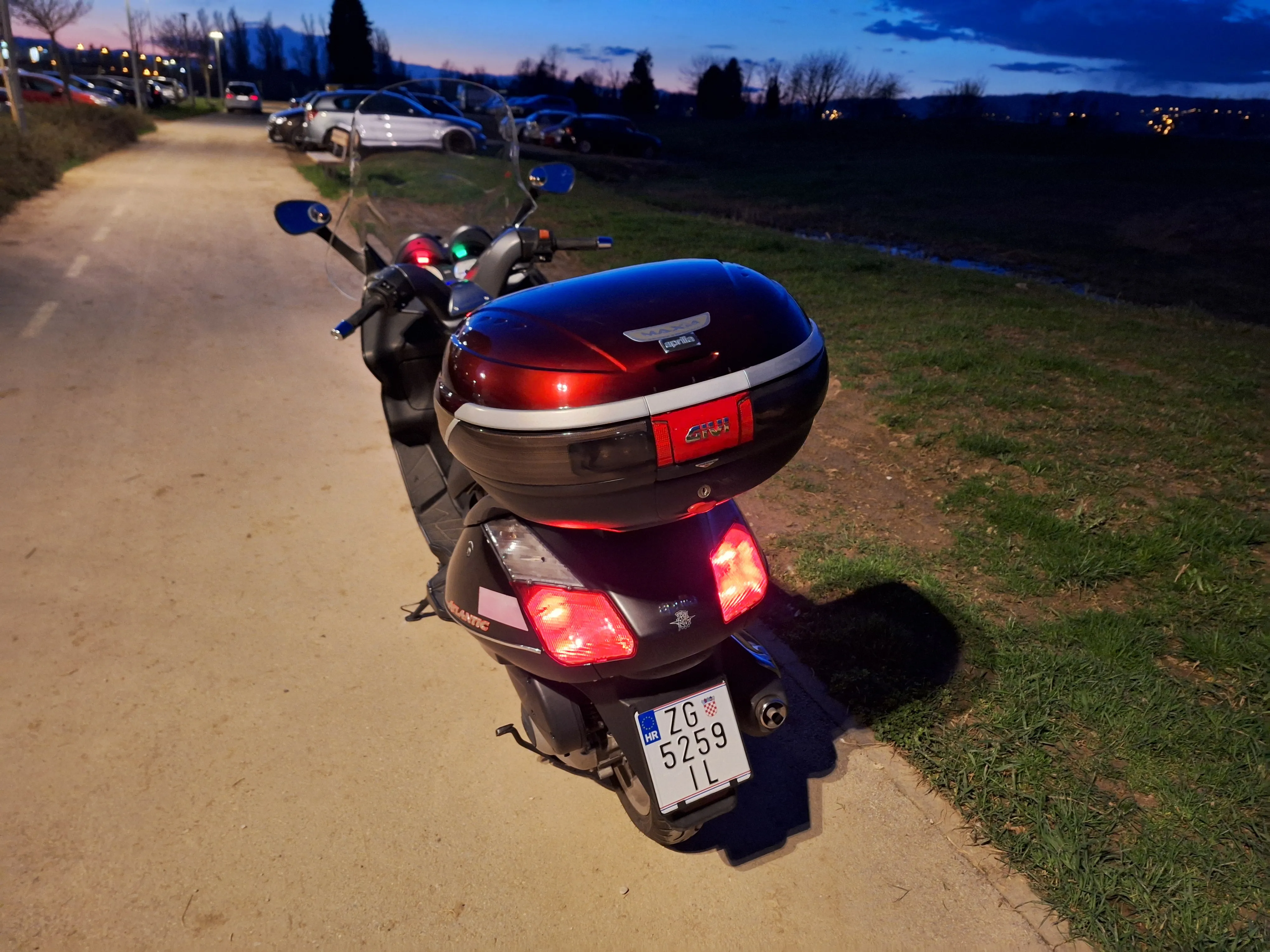 aprilia atlantic 300 sport 2014. g. - slika 3