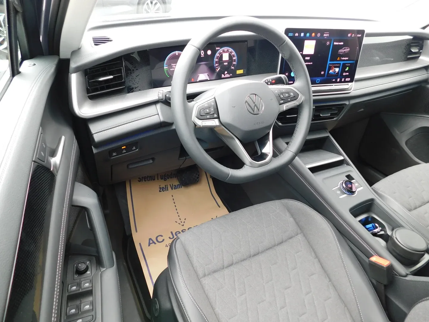 12384 volkswagen tayron 1.5 tsi ehybrid dsg life plus - slika 9