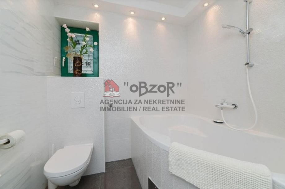 zadar-višnjik, samostojeća katnica sa 5 apartmana - slika 13
