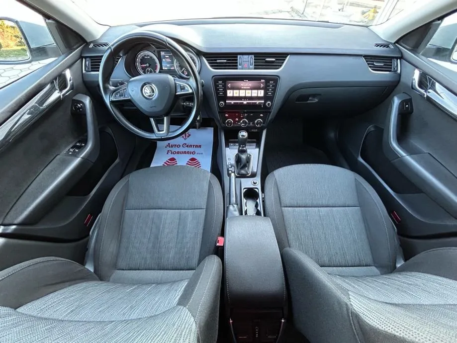 škoda octavia 2,0 tdi dsg 2018.,reg:29.1.2027.,servis, hr vozilo... - slika 9