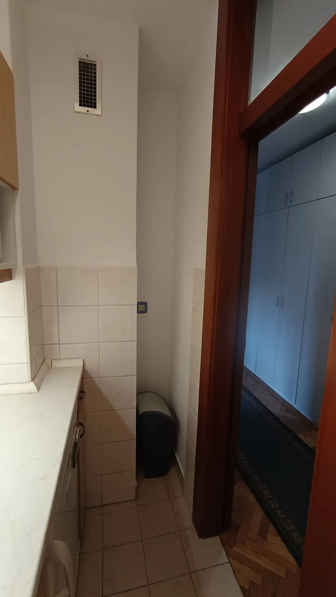 trnje-vrbik; iznajmljuje se poslovni prostor u zgradi na 2. katu - slika 14