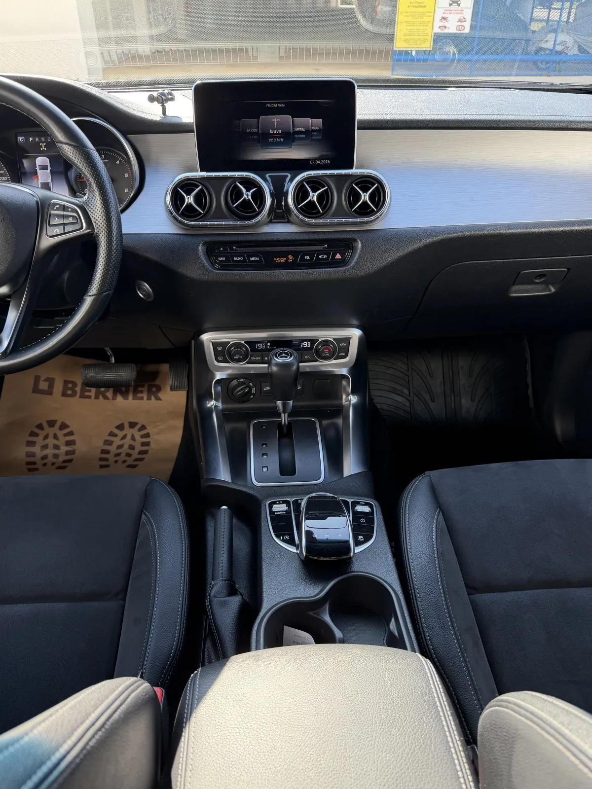 mercedes-benz x-klasa 350d automatik - slika 13