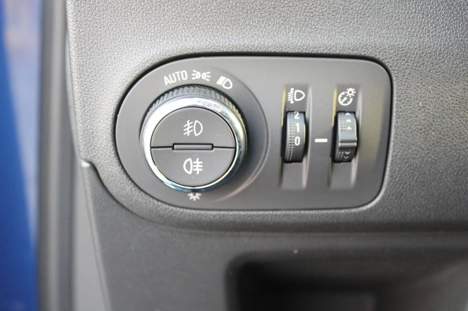 opel crossland 1.2 turbo automatik *led, navigacija* - slika 20