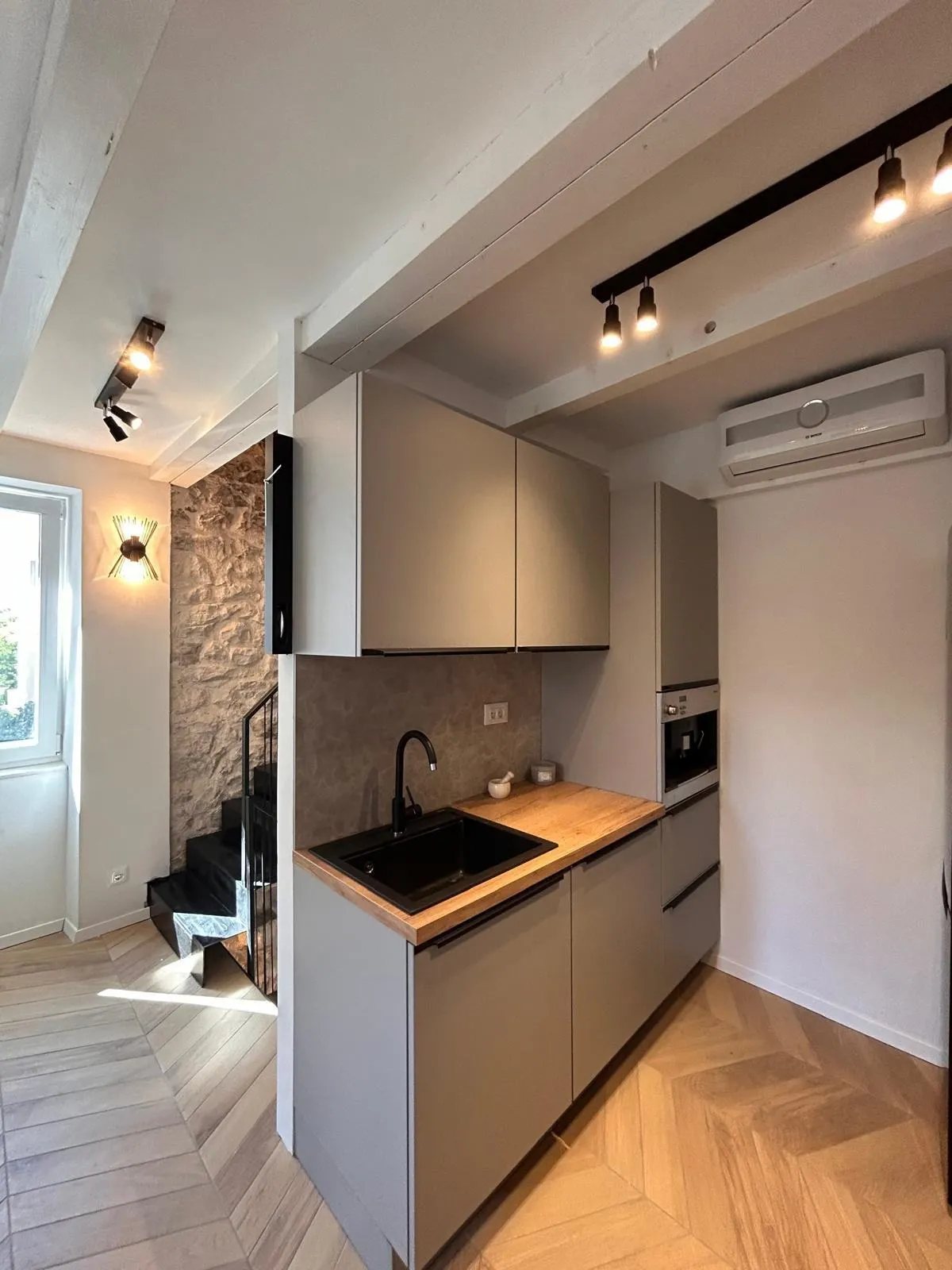 kamena kuća kaštel štafilić, 60.00 m2 - slika 17