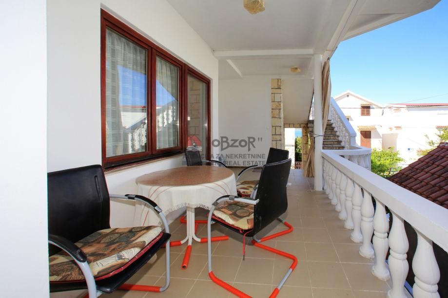bibinje-apartmanska kuća- drugi red od mora - slika 11