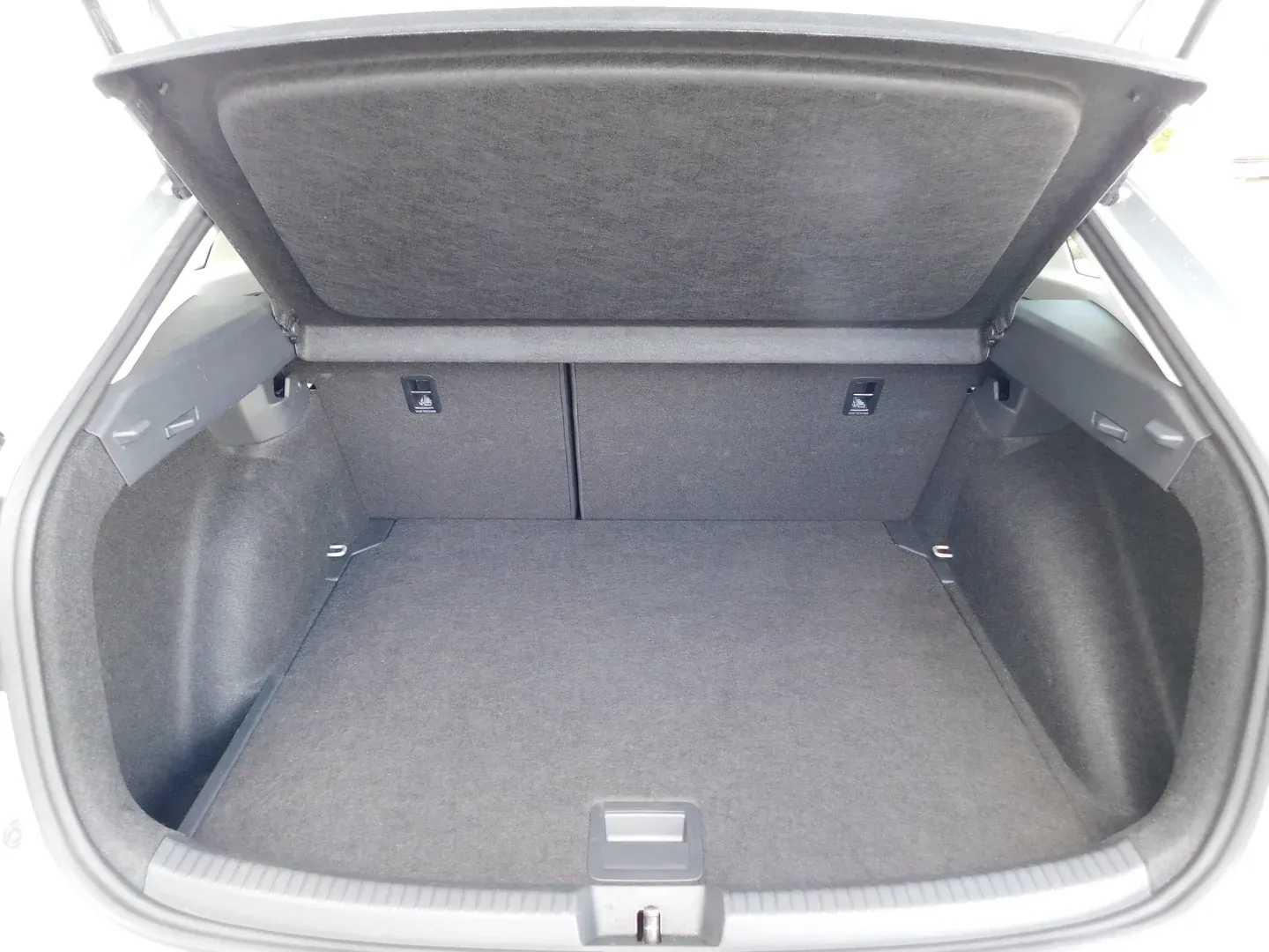 10527 volkswagen taigo 1.0 tsi life - slika 15