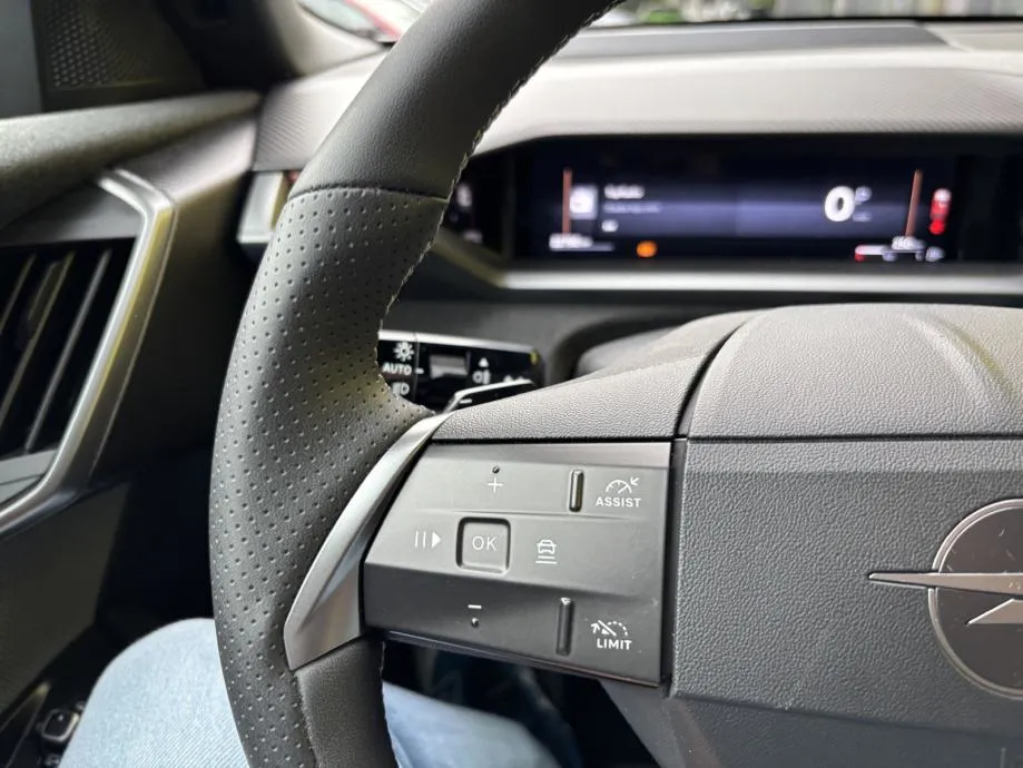 opel grandland gs f 1,2 xht mhev at - slika 14