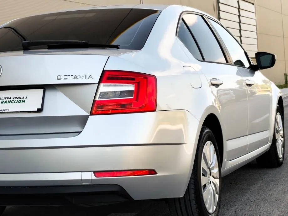 škoda octavia 1,6 tdi simply |hr auto |veliki servsi |odlično stanje - slika 28