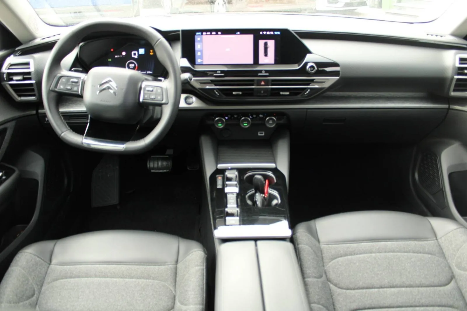citroen c5x 1.2 puretech automatik *led,navigacija,kamera* - slika 13