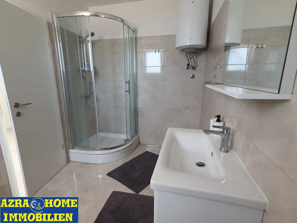 prodaja kuće sa bazenom, vodnjan, 180 m2 s terasama, bazen 30m2 - slika 24
